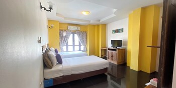 yellow tique hotel