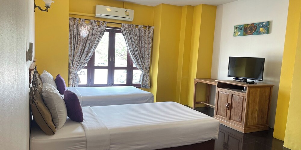 yellow tique hotel