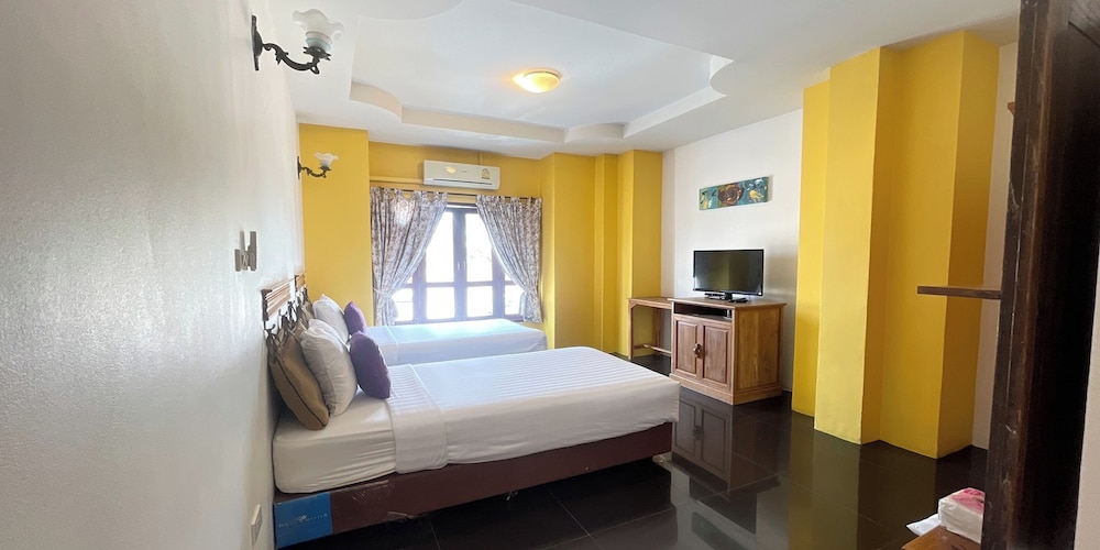 yellow tique hotel