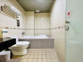 mucha hotel