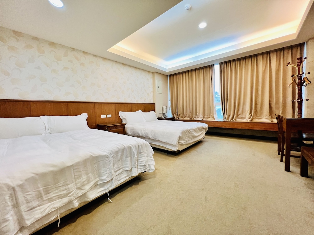 mucha hotel