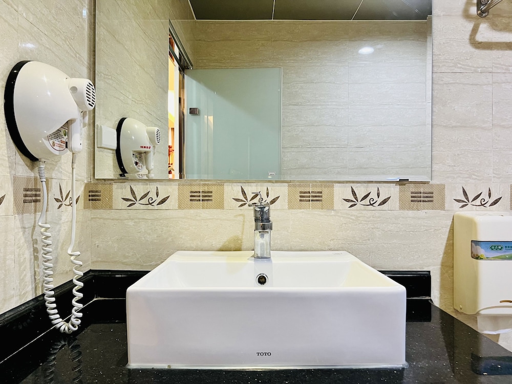 mucha hotel