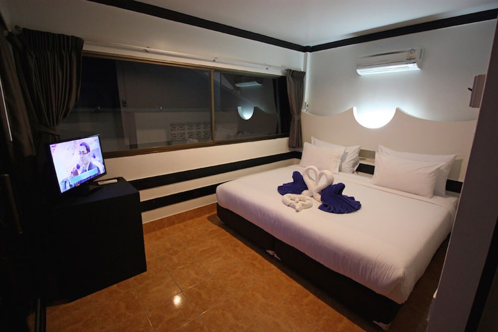 simple life talay and divers resort