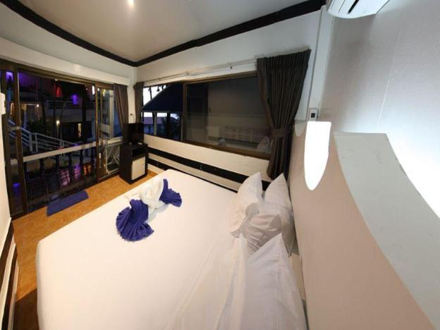 simple life talay and divers resort