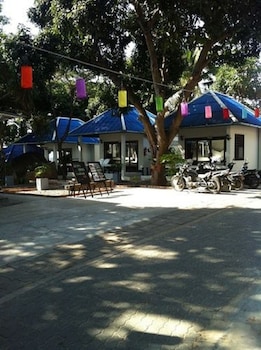 simple life talay and divers resort