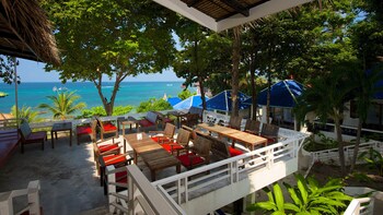 simple life talay and divers resort