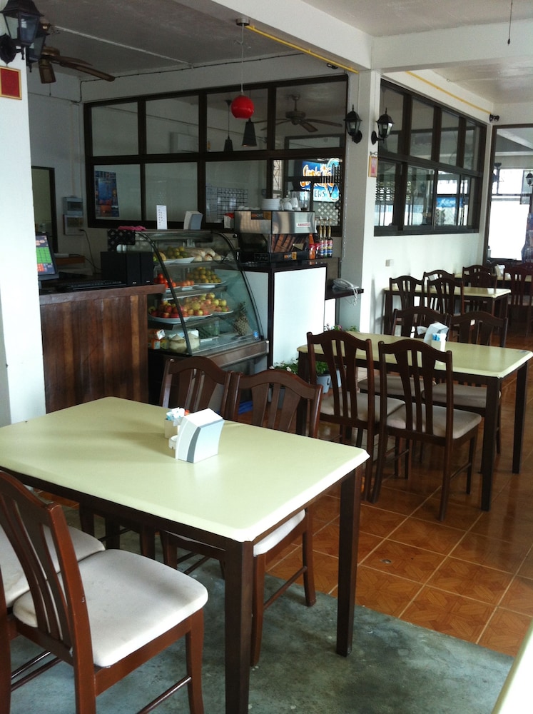 simple life talay and divers resort