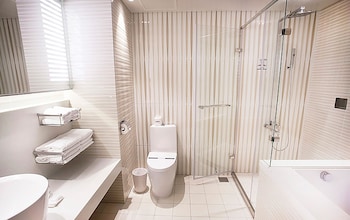 royal group hotel minghua branch