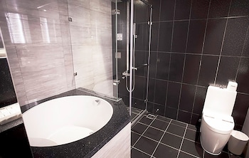 royal group hotel minghua branch