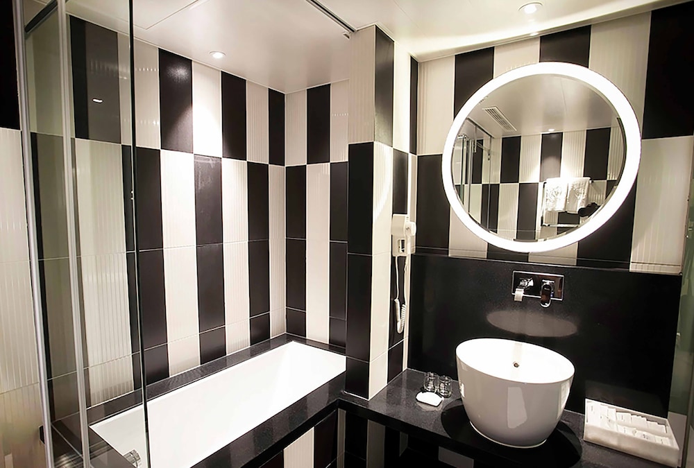 royal group hotel minghua branch