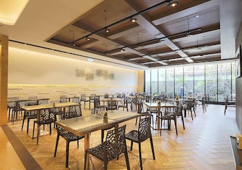 royal group hotel minghua branch