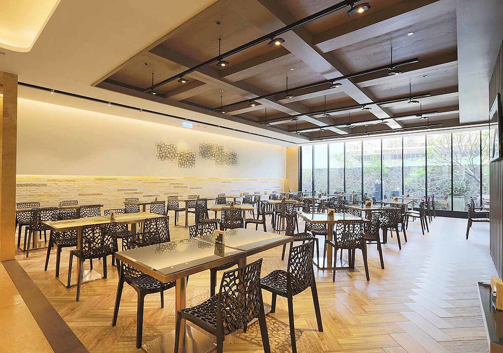 royal group hotel minghua branch