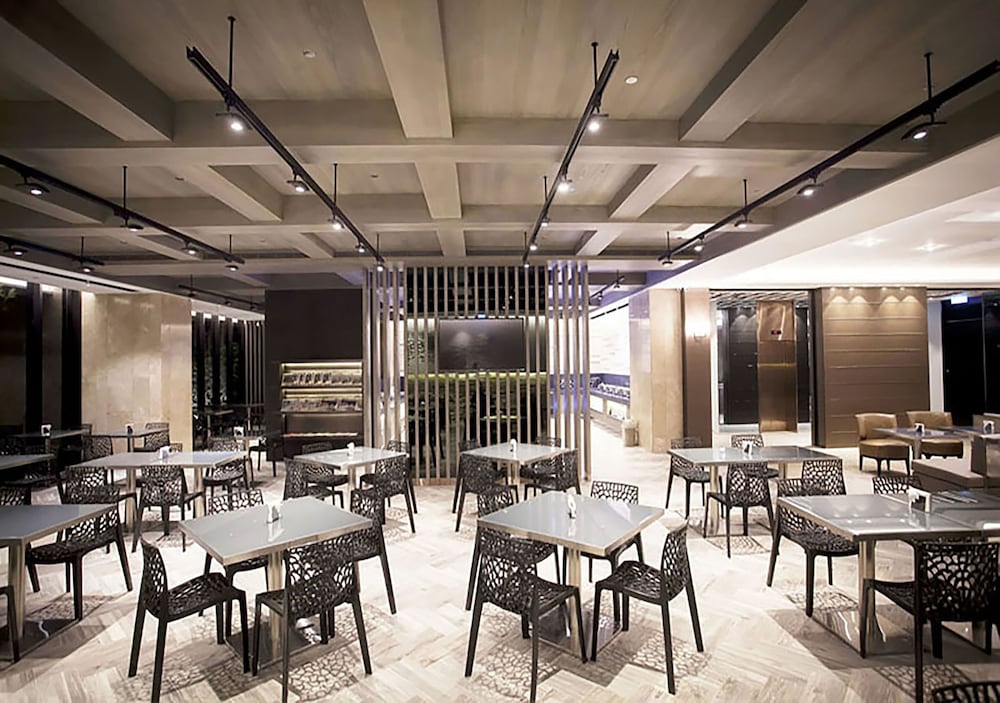 royal group hotel minghua branch