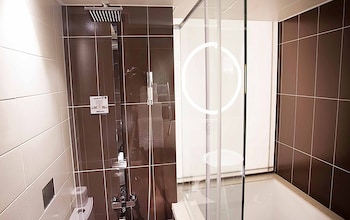 royal group hotel minghua branch