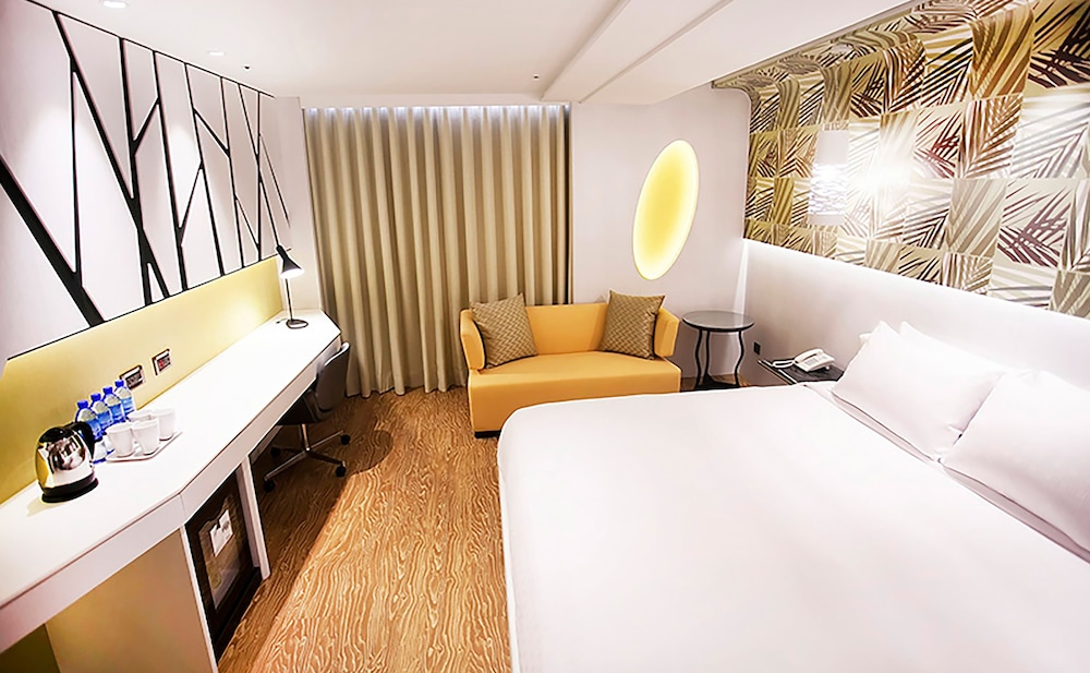 royal group hotel minghua branch