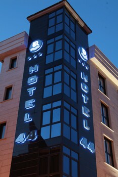 hotel 44