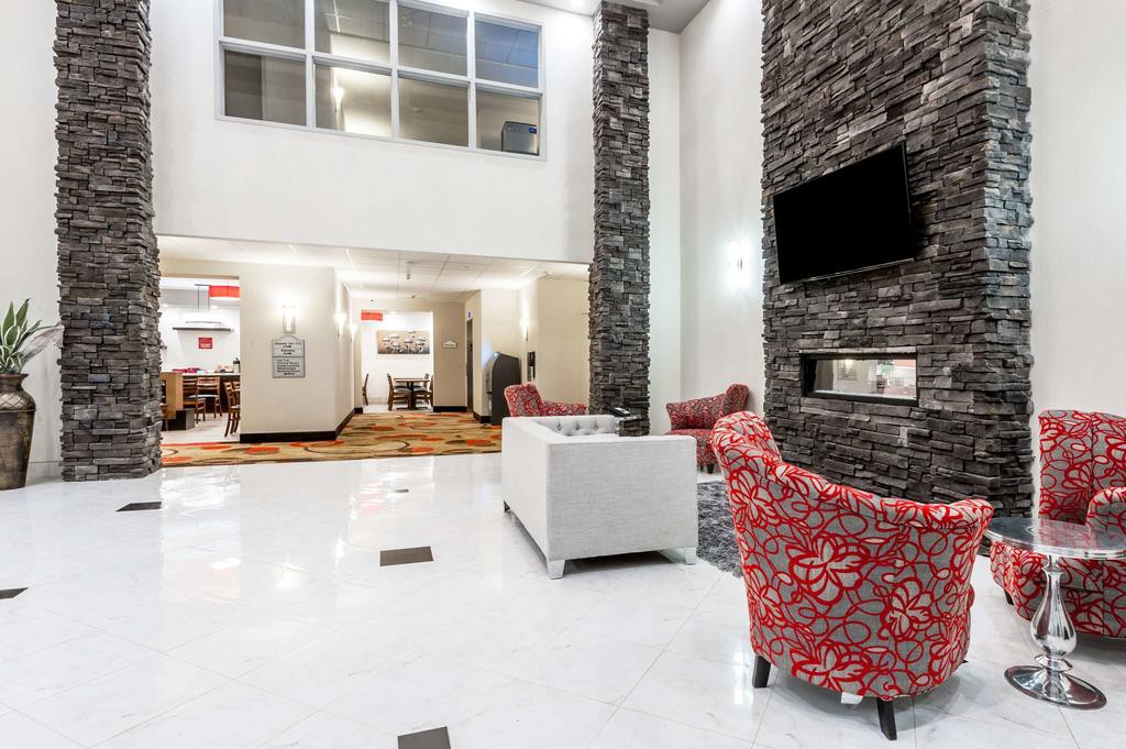 Ramada By Wyndham Moose Jaw,Saskatchewan>>Moose Jaw,3 star