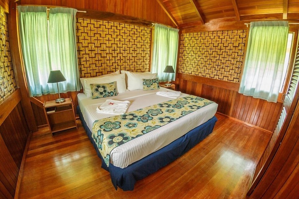 kokopo beach bungalow resort