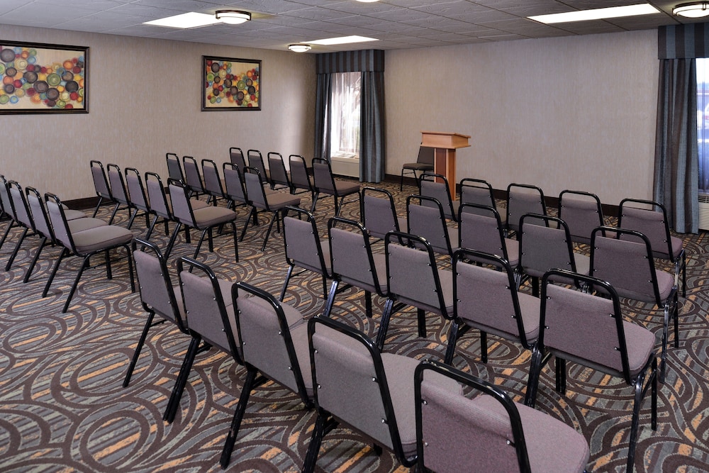 comfort inn and suites at stone mountain