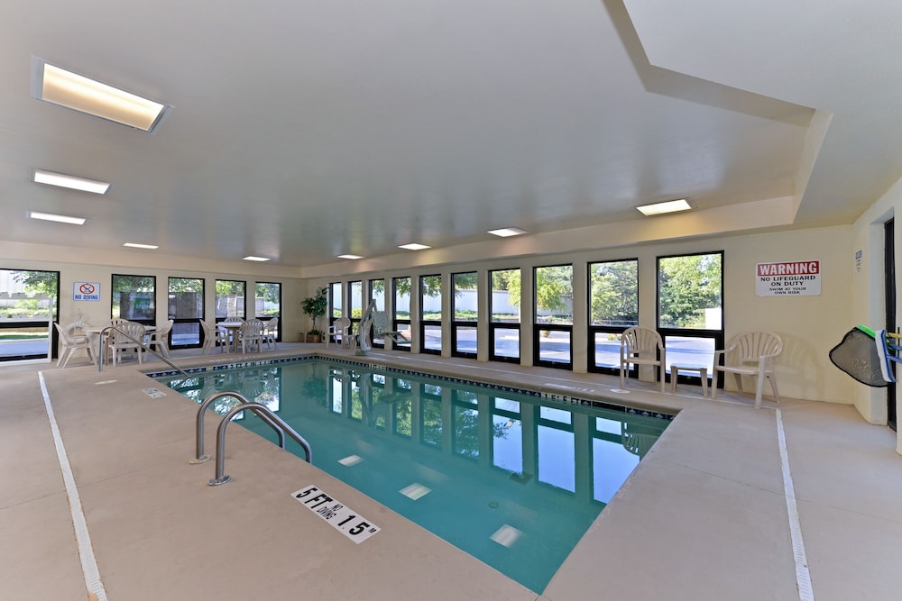 comfort inn and suites at stone mountain