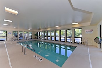 comfort inn and suites at stone mountain