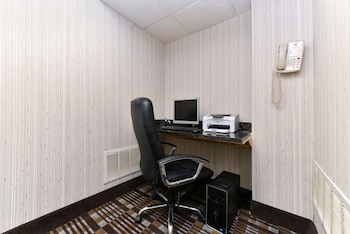 comfort inn and suites at stone mountain