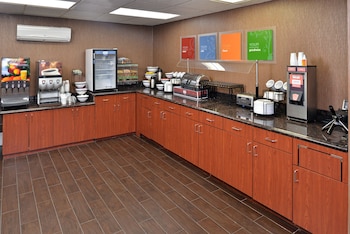 comfort inn and suites at stone mountain