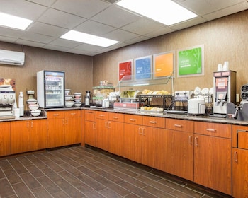 comfort inn and suites at stone mountain