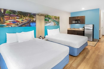 days inn and suites by wyndham san antonio near atandt