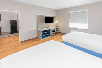 days inn and suites by wyndham san antonio near atandt