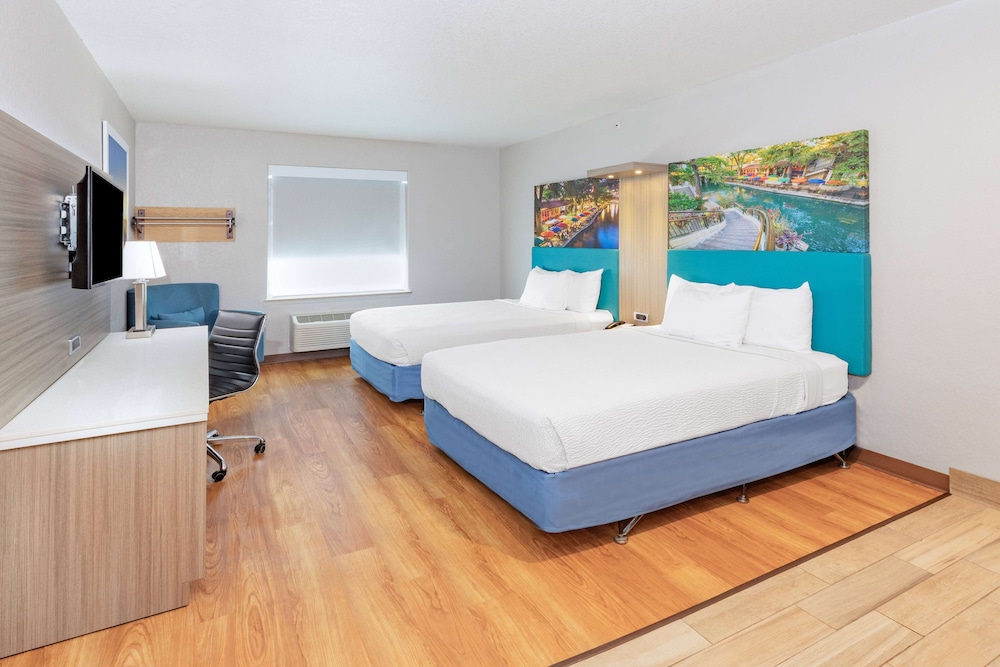 days inn and suites by wyndham san antonio near atandt