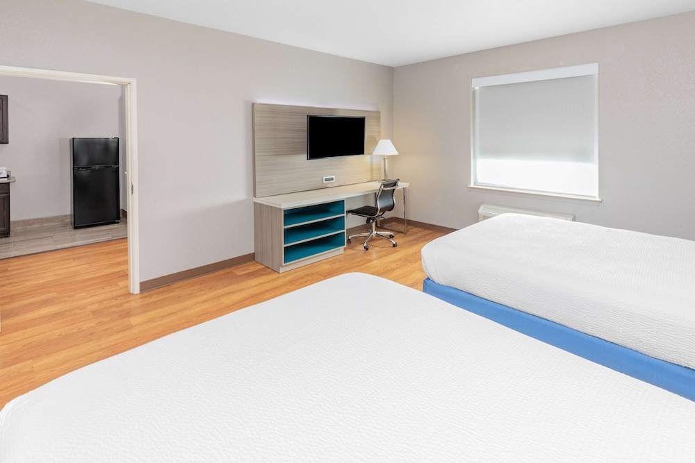 days inn and suites by wyndham san antonio near atandt