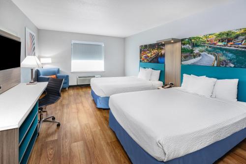 days inn and suites by wyndham san antonio near atandt