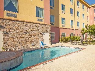 days inn and suites by wyndham san antonio near atandt