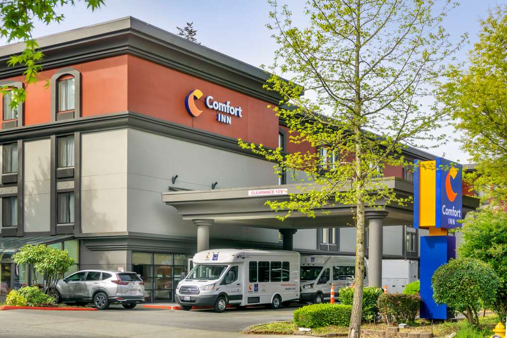 comfort inn and suites sea tac airport