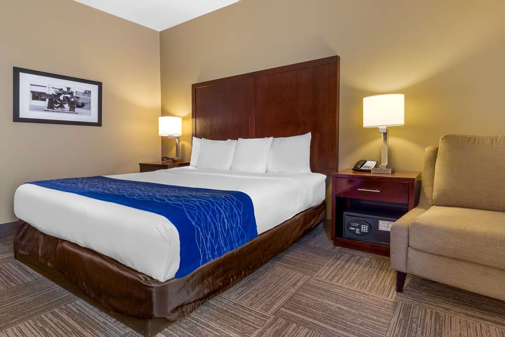 comfort inn and suites sea tac airport