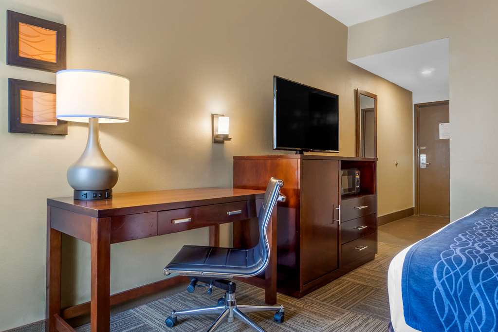 comfort inn and suites sea tac airport
