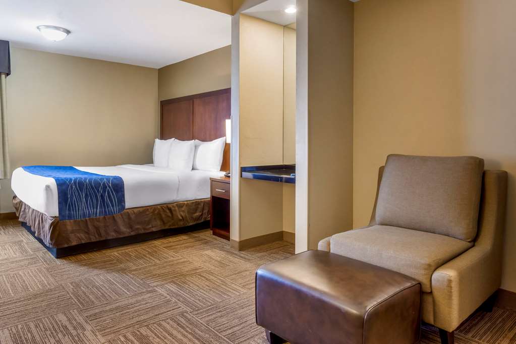 comfort inn and suites sea tac airport