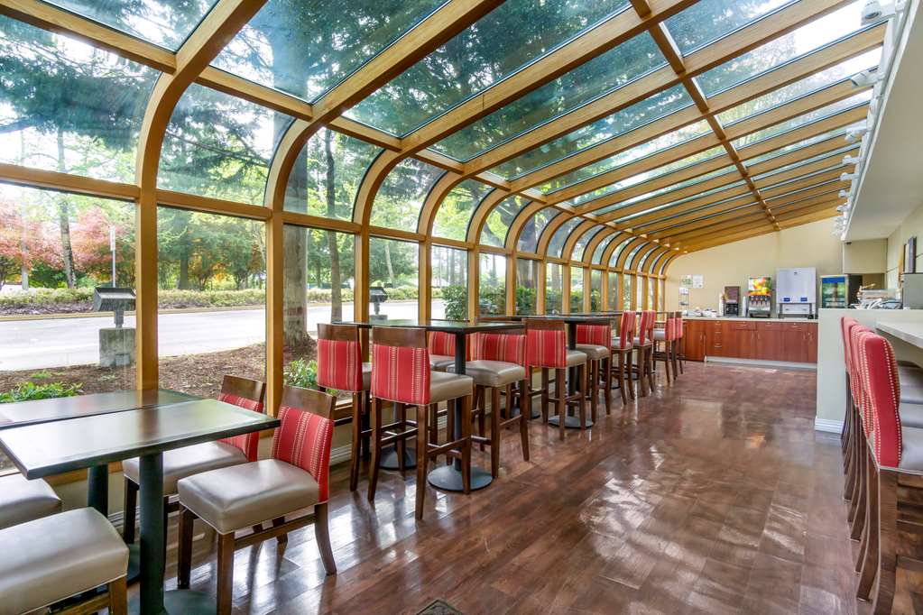 comfort inn and suites sea tac airport