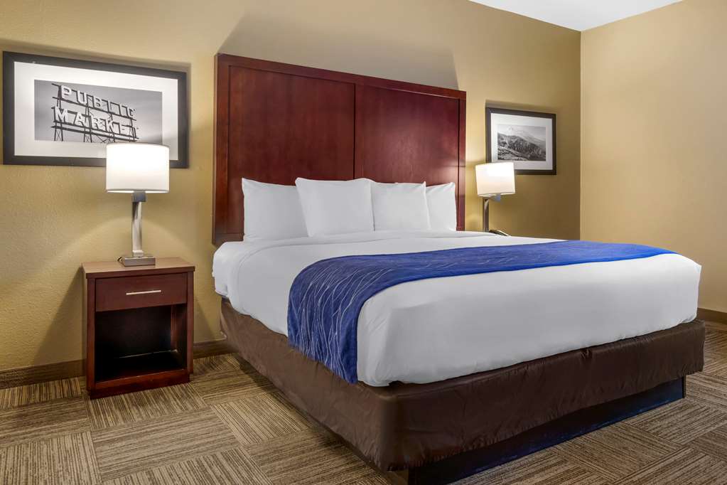 comfort inn and suites sea tac airport