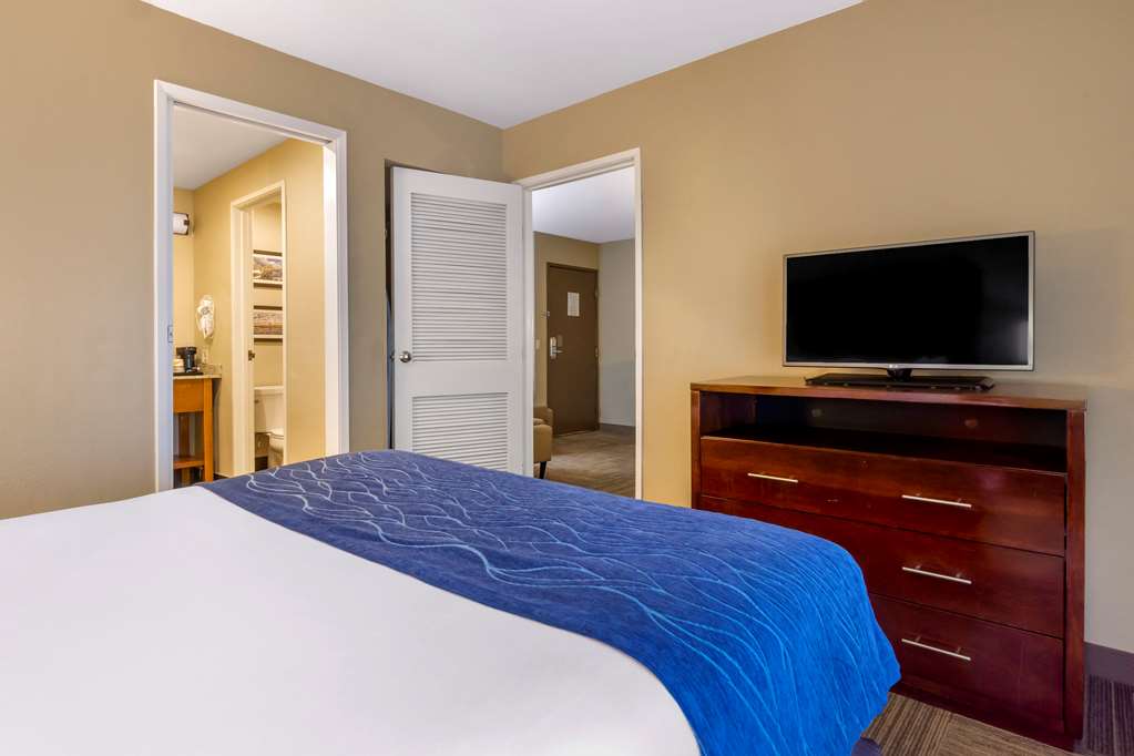 comfort inn and suites sea tac airport