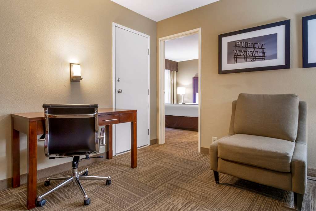 comfort inn and suites sea tac airport