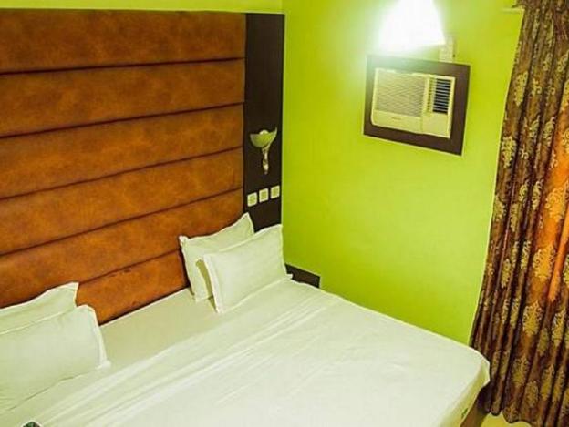 green house hotel and suites