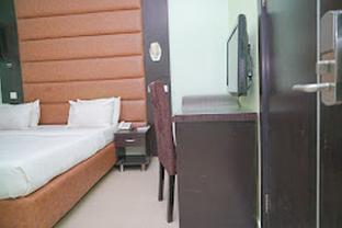 green house hotel and suites