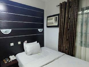 green house hotel and suites