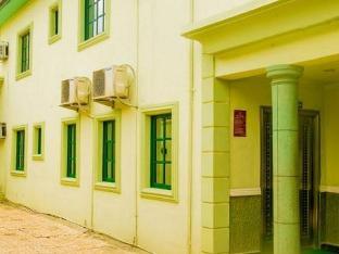 green house hotel and suites