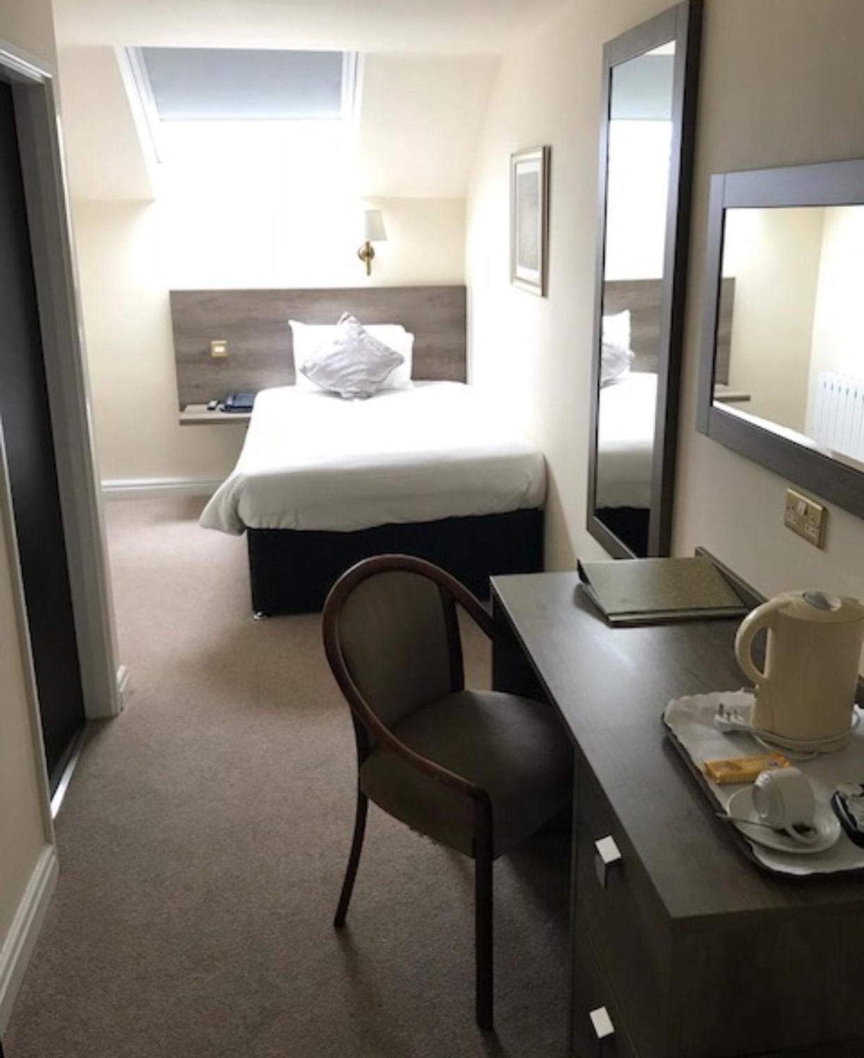 the sitwell arms hotel