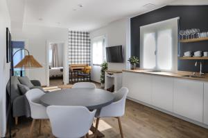 Le Petit Boutique Hotel - Adults Only,Near Gran Casino Del Sardinero,1 star