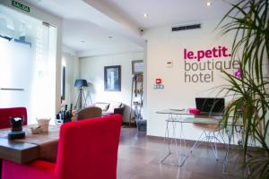 Le Petit Boutique Hotel - Adults Only,Near Gran Casino Del Sardinero,1 star