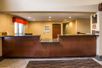 econo lodge inn and suites